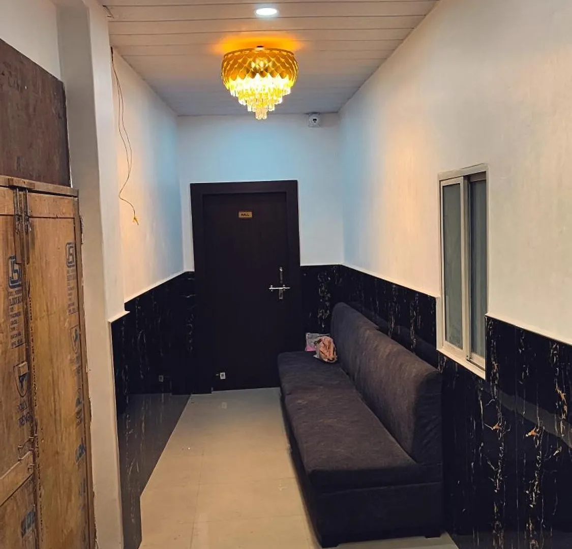 Taj Plaza Paying Guest House Varanasi
