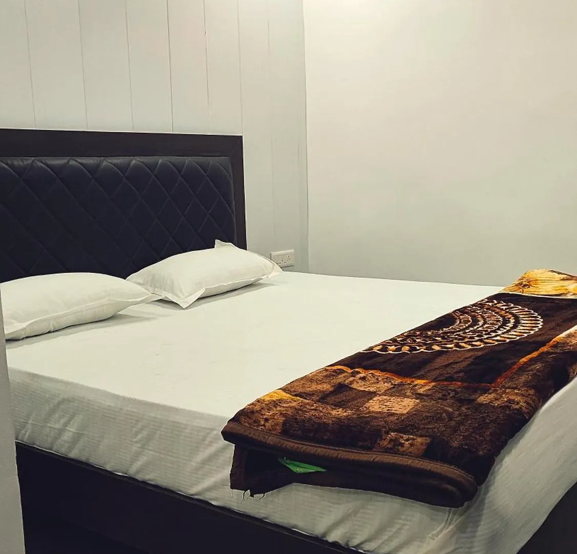 Taj Plaza Paying Guest House Varanasi India