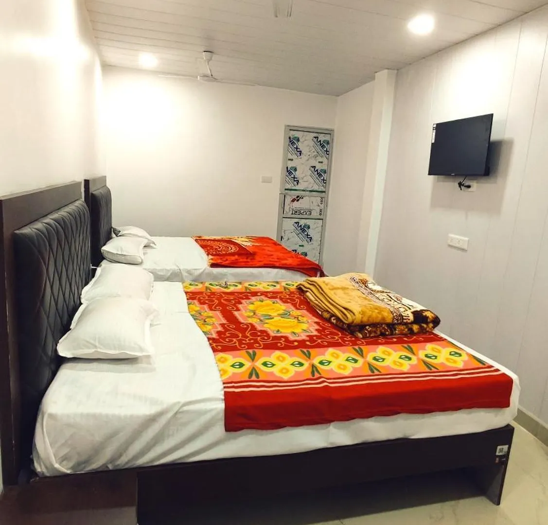 Taj Plaza Paying Guest House Varanasi